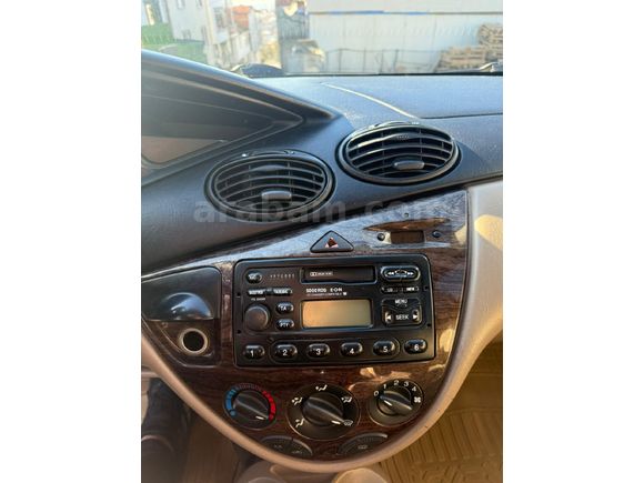 Sahibinden Ford Focus 1.6 Ghia 2000 Model
