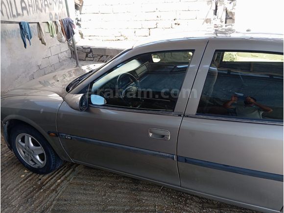 Sahibinden Opel Vectra 2.0 CD 1997 Model  168.000 km Bej