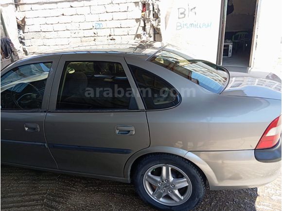 Sahibinden Opel Vectra 2.0 CD 1997 Model  168.000 km Bej