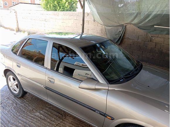 Sahibinden Opel Vectra 2.0 CD 1997 Model  168.000 km Bej