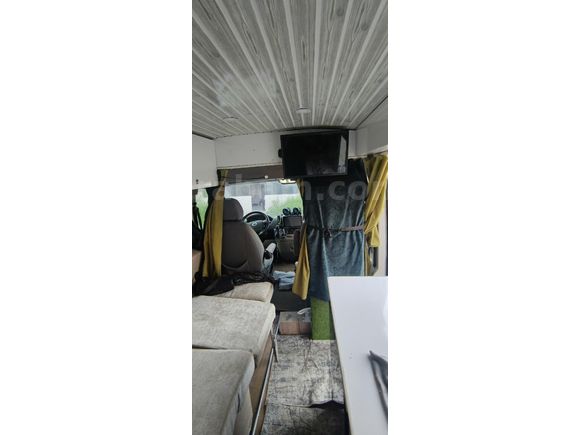 tam zamanlı yaşama uygun motokaravan