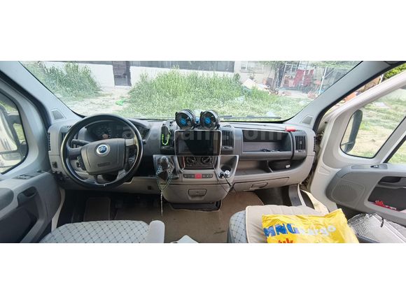 tam zamanlı yaşama uygun motokaravan