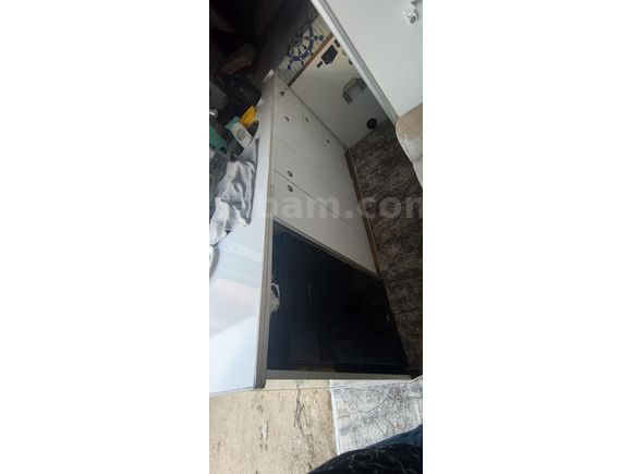 tam zamanlı yaşama uygun motokaravan