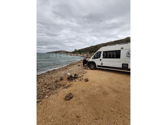 tam zamanlı yaşama uygun motokaravan