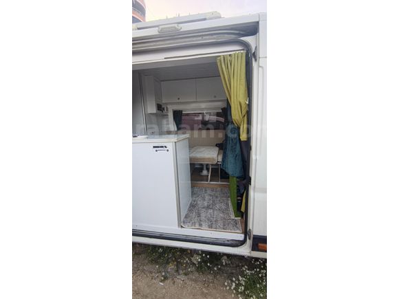 tam zamanlı yaşama uygun motokaravan