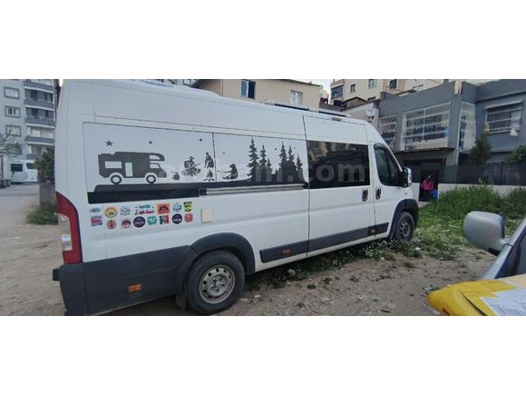 tam zamanlı yaşama uygun motokaravan