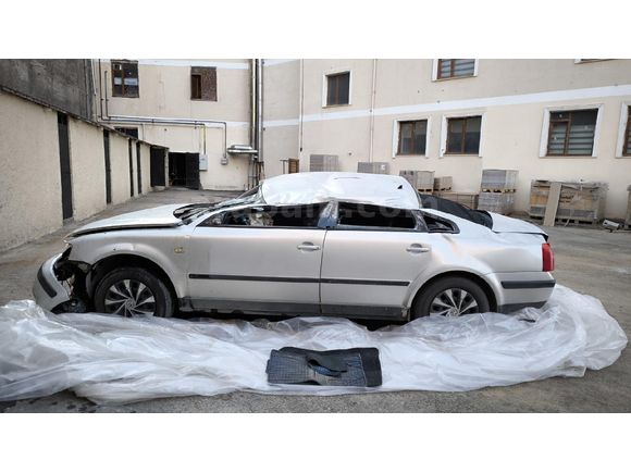 Sahibinden Volkswagen Passat 1.8 Basic 1999 Model  255.000 km Gri