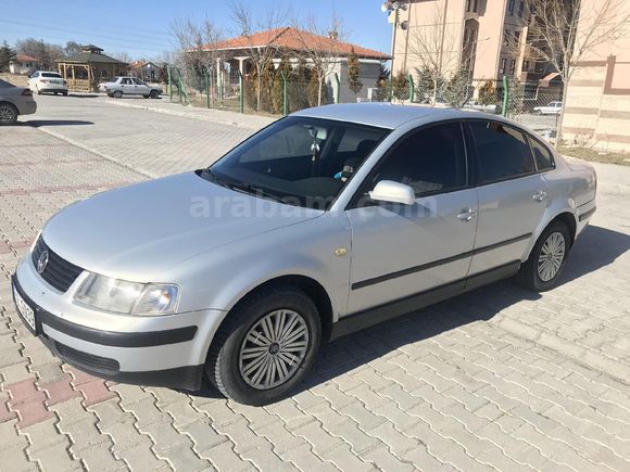 Sahibinden Volkswagen Passat 1.8 Basic 1999 Model  255.000 km Gri