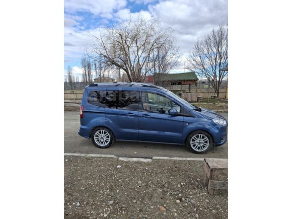 Sahibinden Ford Tourneo Courier 1.5 TDCi Titanium 2022 Model