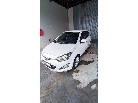 HATASIZ BOYASIZ BAKIMLI 1.2 HYUNDAİ İ20 SENSE FULL PAKET