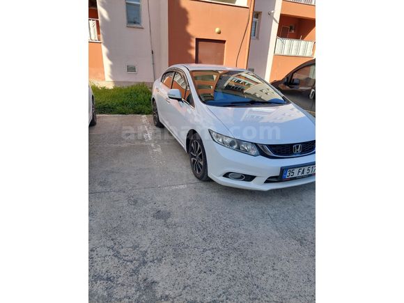 Sahibinden Honda Civic 1.6i VTEC Eco Premium 2014 Model