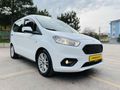 Galeriden Ford Tourneo Courier 1.0 EcoBoost Titanium 2023 Model Kütahya