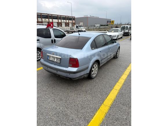 Sahibinden Volkswagen Passat trendline 1.8  2000 Model  378.000 km Mavi (metalik)