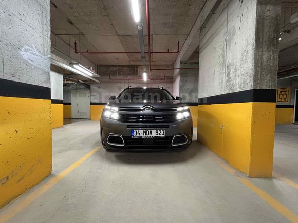 Sahibinden temiz kapalı otopark aracı