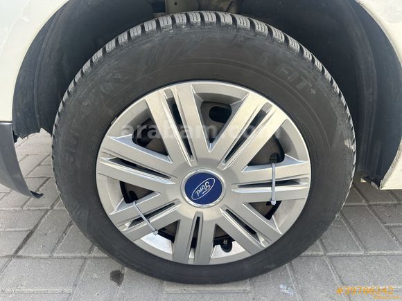 Galeriden Ford Fiesta 1.4 Comfort 2005 Model Aksaray 207.444 km Beyaz