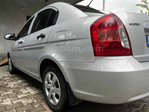 Hyundai Accent Era 1.4 Team Hatasız  2010 Model  178000 km 
