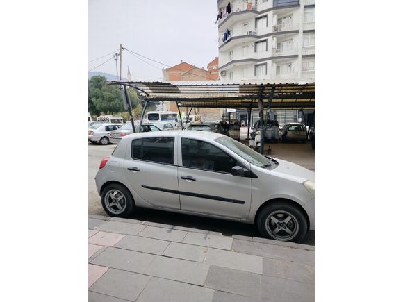 Sahibinden Renault Clio 1.5 dCi Authentique 2009 Model  322.000 km Gri (Gümüş)