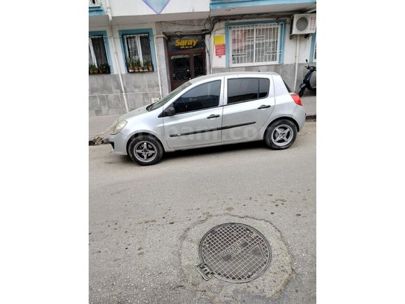 Sahibinden Renault Clio 1.5 dCi Authentique 2009 Model  322.000 km Gri (Gümüş)