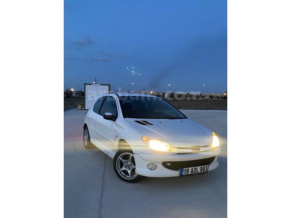 Sahibinden Peugeot 206 1.4 HDi Sporty 2005 Model  328.000 km Beyaz