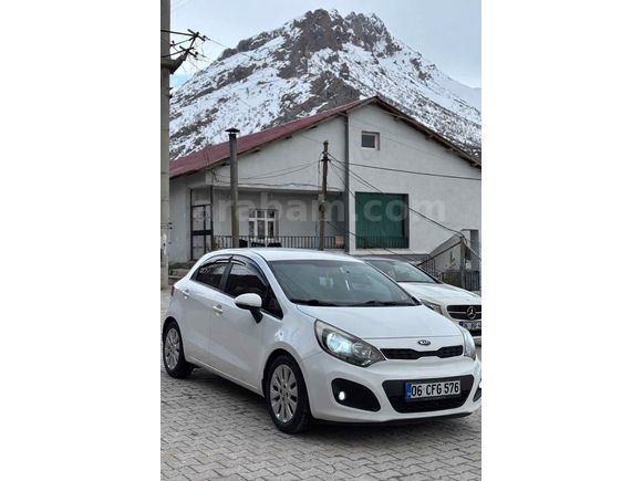 Sahibinden Kia Rio 1.4 CRDi Fancy 2014 Model 