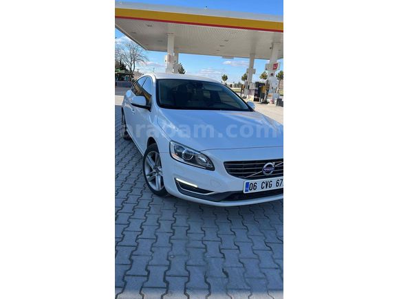 VOLVO S60 MAKYAJLI KASA