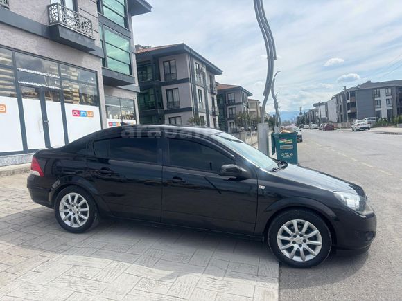 Sahibinden Opel Astra 1.6 Enjoy Plus 2013 Model Sakarya 121.000 km Siyah