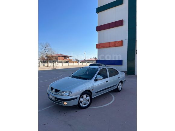 Sahibinden Renault Megane 1.4 Authentique 2003 Model