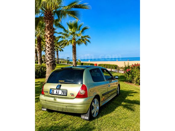 Sahibinden Renault Clio 1.6 Dynamique 2004 Model dijital klima