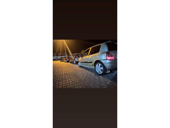 3 günlük fiyat 350 den düştü Sahibinden Renault Clio 1.6 Dynamique 2004 Model dijital klima