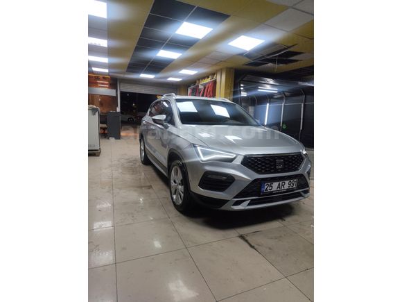Sahibinden Seat Ateca 1.5 EcoTSI Xperience  Plus KIŞ PAKETLİ 2023 Model  32.500 km Gri (Gümüş)