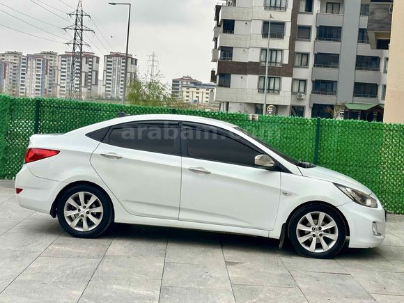 Sahibinden Hyundai Accent Blue 1.6 CRDI Mode Plus 2014 Model 