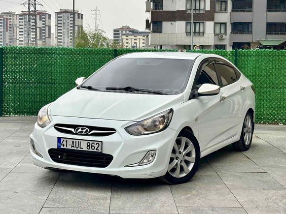 Sahibinden Hyundai Accent Blue 1.6 CRDI Mode Plus 2014 Model 