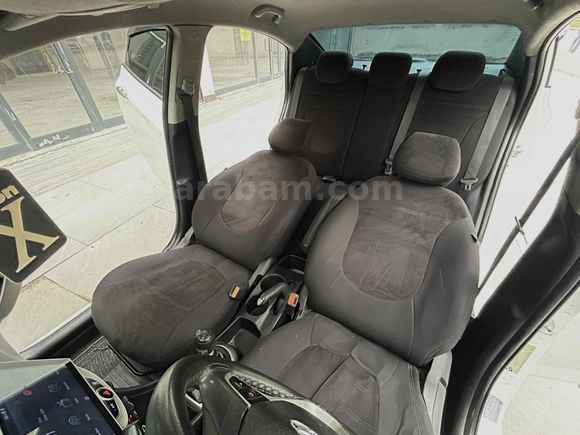 Sahibinden Hyundai Accent Blue 1.6 CRDI Mode Plus 2014 Model 