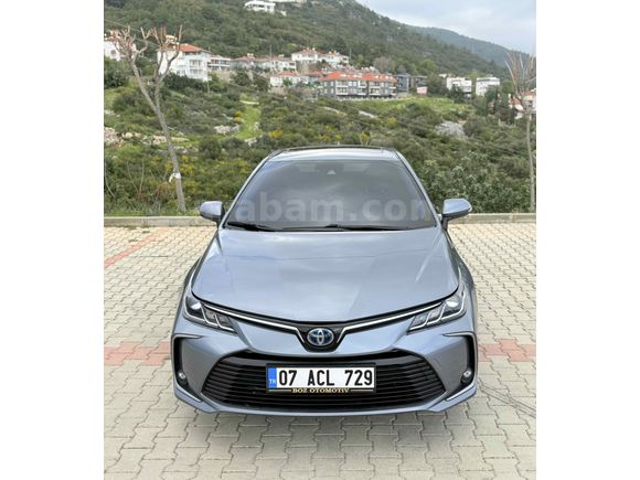 Galeriden Toyota Corolla 1.8 Hybrid Flame X-Pack 2019 Model Antalya