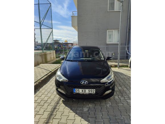 Memurdan Hyundai i20 1.2 MPI Elite Blue