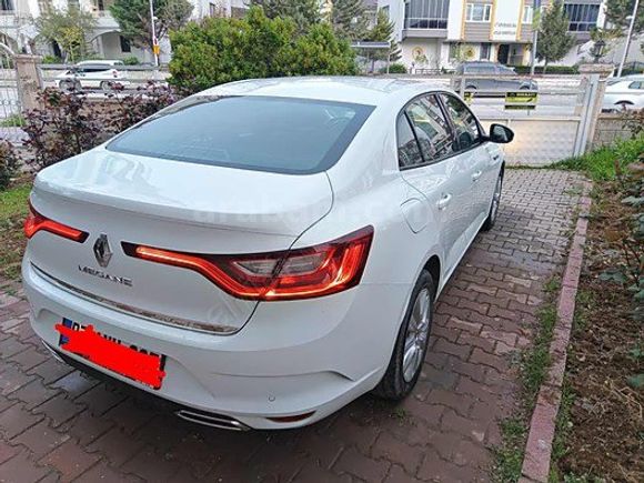 2021 MEGANE 4 1.5BLUE DCİ EDC BOYASIZ DEĞİŞENSİZ
