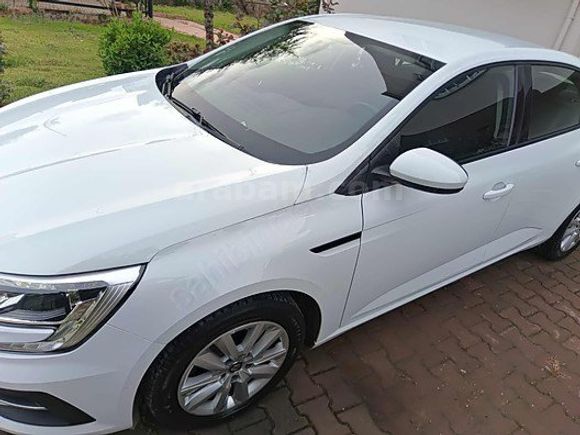 2021 MEGANE 4 1.5BLUE DCİ EDC BOYASIZ DEĞİŞENSİZ