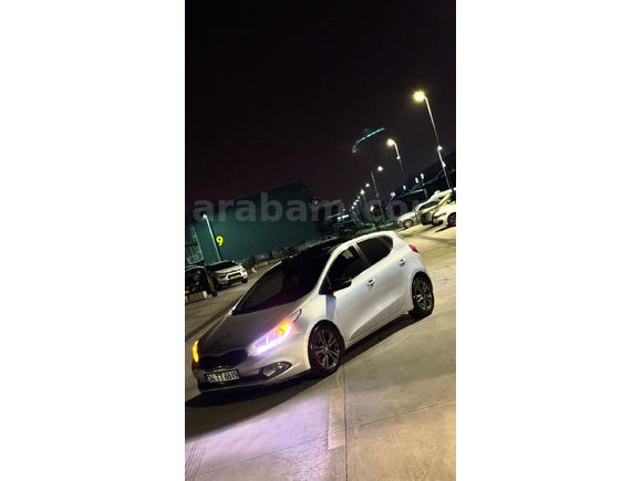 Sahibinden Kia Ceed 1.6 CRDi Premium 2012 Model