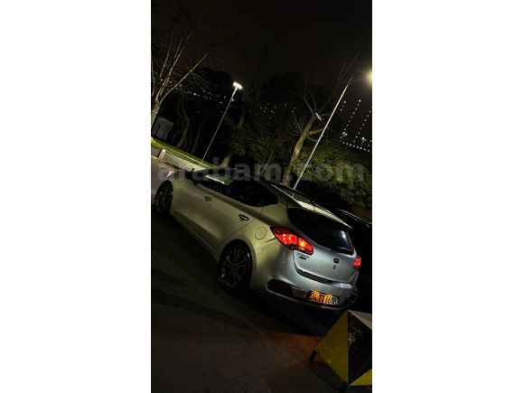 Sahibinden Kia Ceed 1.6 CRDi Premium 2012 Model
