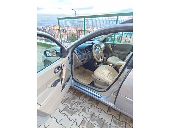 Sahibinden Renault Megane 1.6 Privilege 2005 Model 