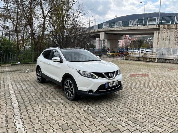 Sahibinden Nissan Qashqai 1.6 dCi Black Edition 2016 Model  203.000 km Beyaz