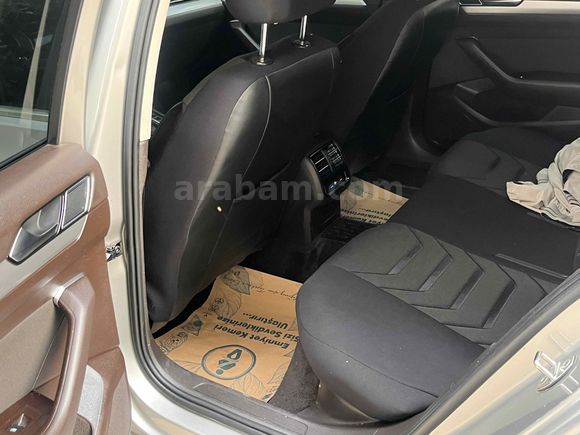 R LİNE DONANIMLI KM ORJINAL 243 BİN