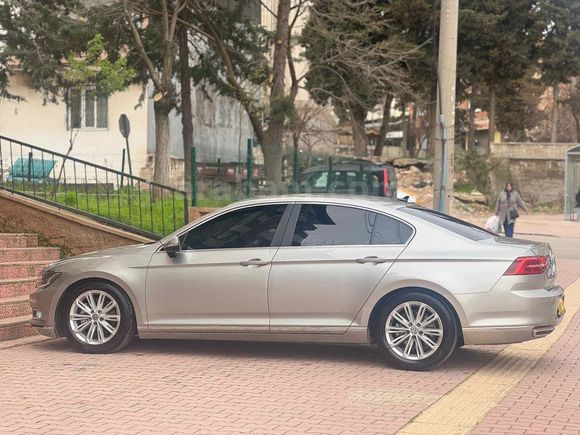 R LİNE DONANIMLI KM ORJINAL 243 BİN
