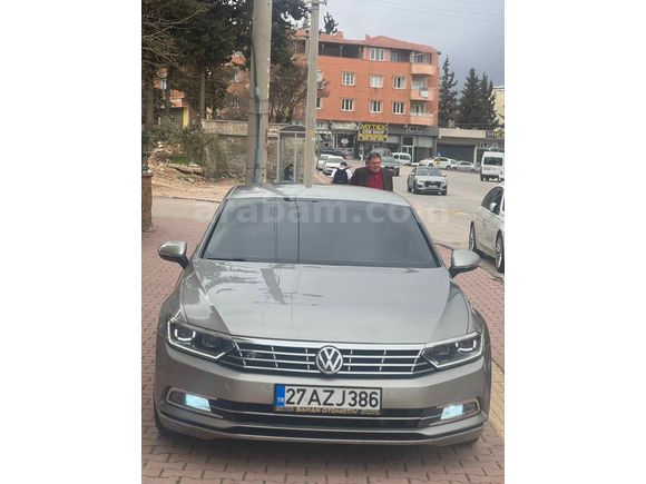 R LİNE DONANIMLI KM ORJINAL 243 BİN