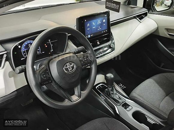 AVCIOĞLU - 2025 TOYOTA COROLLA 1.5 VISION PLUS HATASIZ BOYASIZ