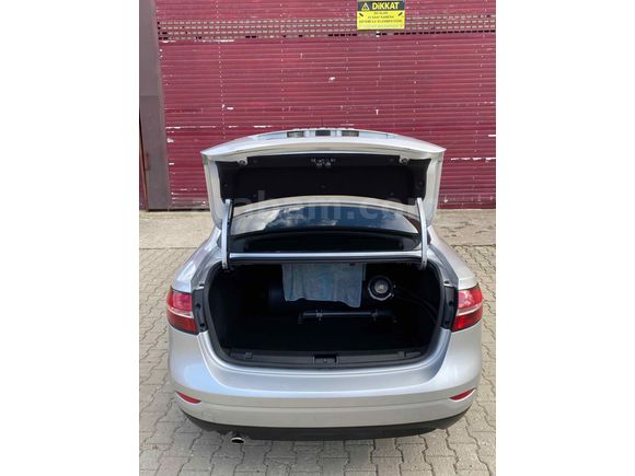 HATASIZ BOYASIZ DEĞİŞENSİZ 126.ooo km 1.6 LPG