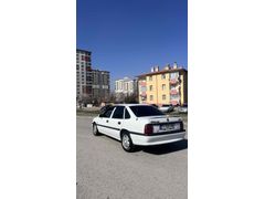 Sahibinden Opel Vectra 2.0 1994 Model  284.000 km Beyaz