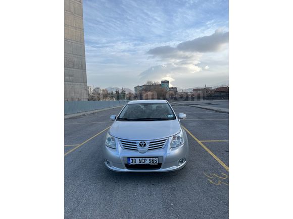 Sahibinden tek parça boyalı avensis