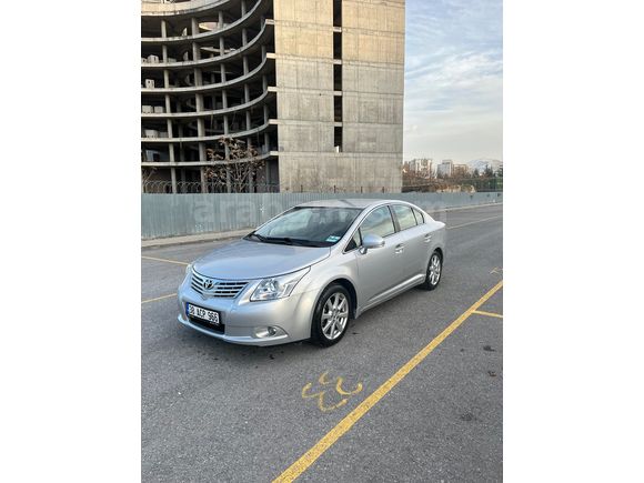 Sahibinden tek parça boyalı avensis