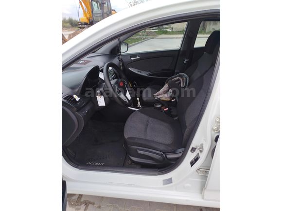 Sahibinden Hyundai Accent Blue 1.4 CVVT Mode 2012 Model